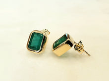 Load image into Gallery viewer, Emerald 18k Gold Bezel Earrings